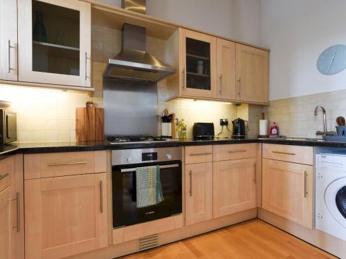 Pass The Keys 2bed Seafront Apartment With Fantastic Views And Parking