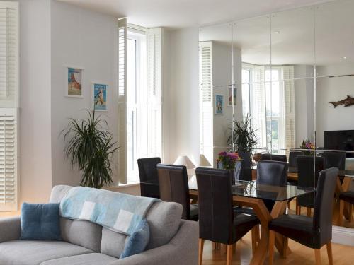 Pass The Keys 2bed Seafront Apartment With Fantastic Views And Parking