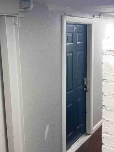Quiet & Quaint Simple 1-bedroom Apartment