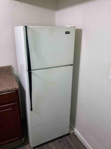 Quiet & Quaint Simple 1-bedroom Apartment