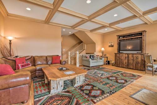 Lovely Big Sky Getaway Near Skiing And Golf!
