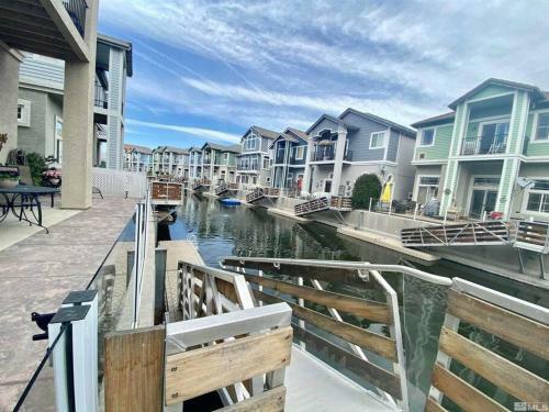 Waterfront Lake House With Private Dock And Kayak