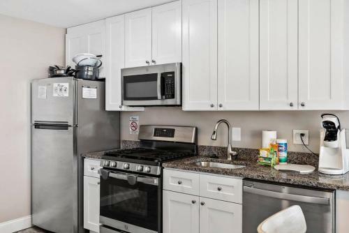 Radiant Beach Block Condo Parking Patio