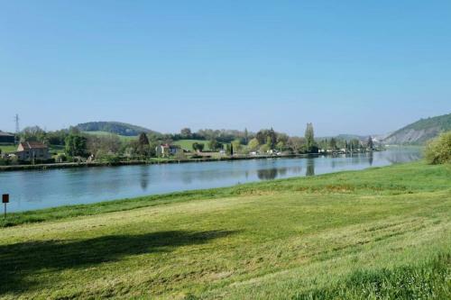 Apartamento Petit Cocon Douillet Face � La Meuse.