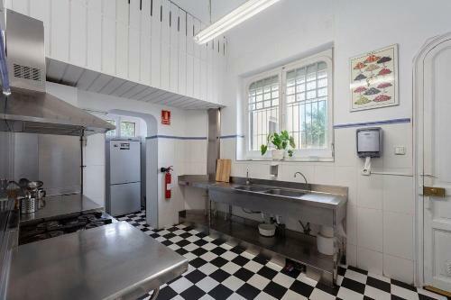 Heritage Beach Villa North Barcelona