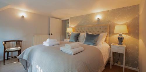 Stunning 3-bed Thatched Cottage In Dorset