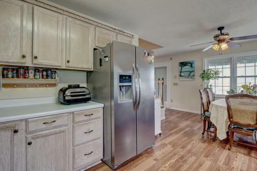 5br Beach Home Sleeps 10 Walk To The Pier Oceanview
