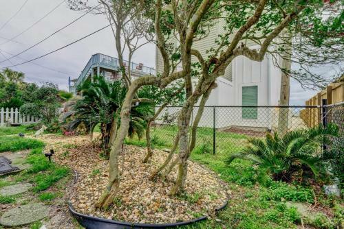 5br Beach Home Sleeps 10 Walk To The Pier Oceanview