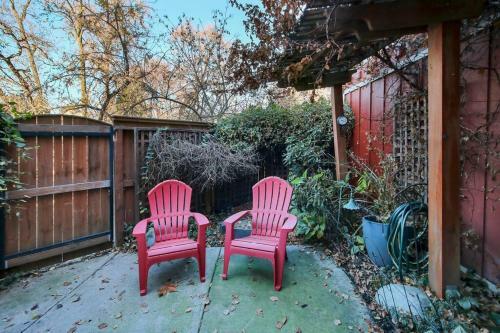 Downtown Jacksonville Townhome Private Patio