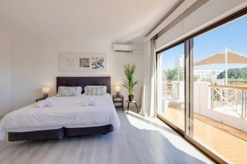 Moderne Villa,strandnah,meerblick,pool,12 Pers.,klima,schnelles Internet