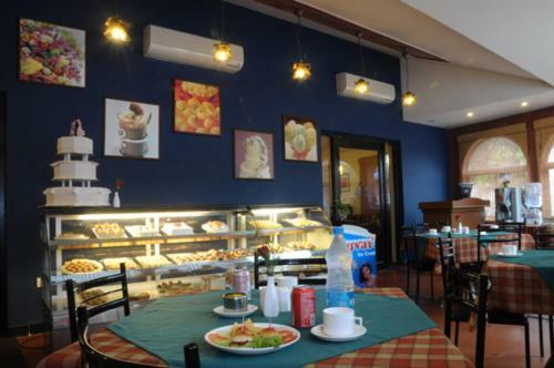 Hotel The Grand Regent