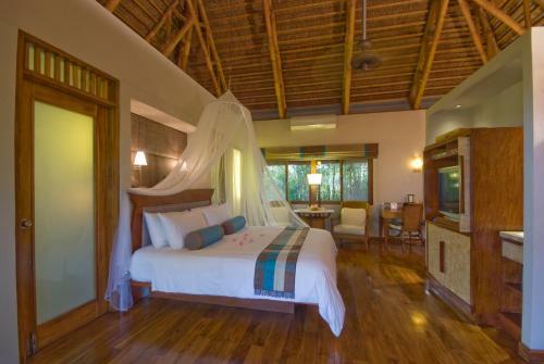 Hotel Eskaya Beach Resort And Spa
