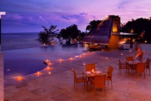 Hotel Eskaya Beach Resort And Spa