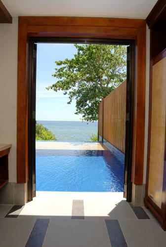 Hotel Eskaya Beach Resort And Spa