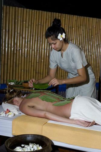 Hotel Eskaya Beach Resort And Spa
