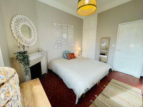 Hostal La Villa Mal�-malou