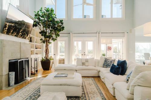 The Above Lakeside Retreat Nashville