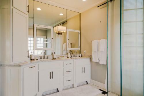 The Above Lakeside Retreat Nashville