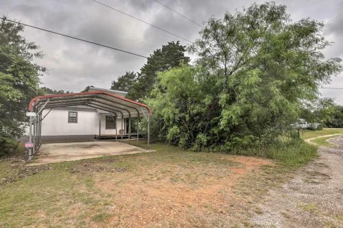 Cozy Camp Swift Home Less Than 3 Mi To Lake Bastrop!
