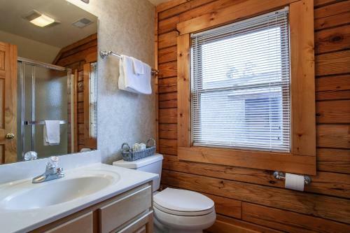 Big Bear Cabin Hot Tub Community Amenities