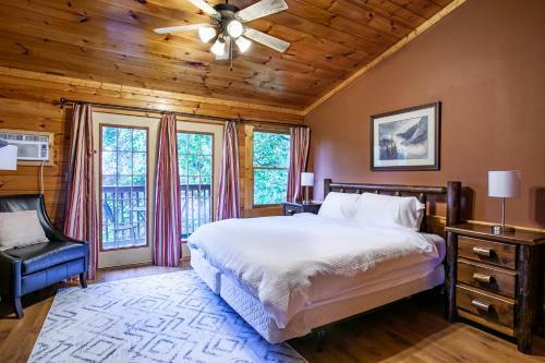 Big Bear Cabin Hot Tub Community Amenities