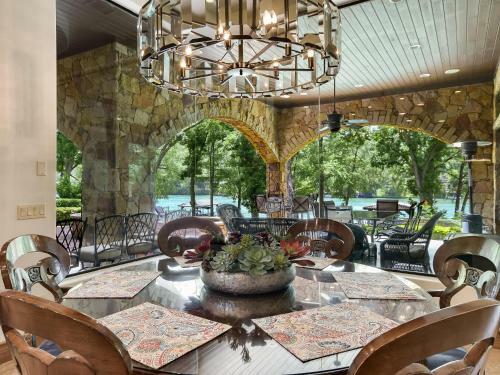 The Above Casa Tranquility On Lake Austin