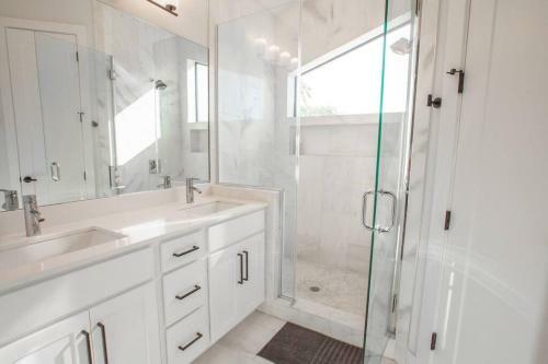 Chic Central Austin 2b House W/ Tesla Charger