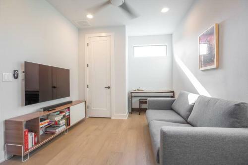 Chic Central Austin 2b House W/ Tesla Charger