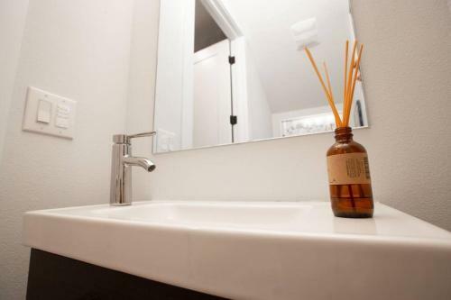 Chic Central Austin 2b House W/ Tesla Charger