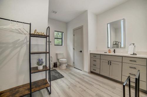 Hip Nautic - A Modern Lake Retreat