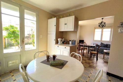 Maison De Vacances Dans Lauthentique Quartier De La Chaume - 45 Pers