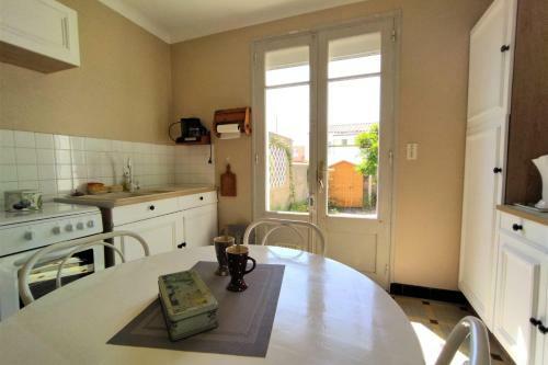 Maison De Vacances Dans Lauthentique Quartier De La Chaume - 45 Pers