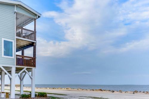 Bay Front Home With Spectacular Sunrise Views