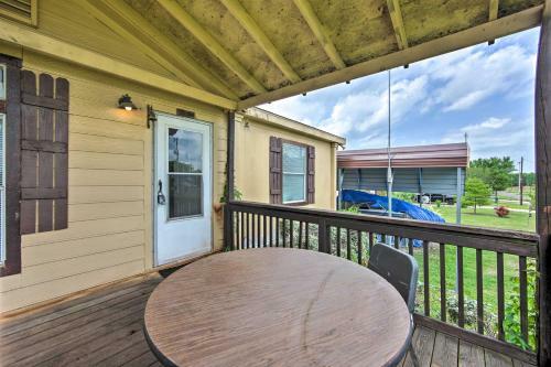 Quitman Home With Covered Deck And Lake Access!