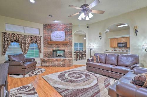 Family-friendly Woodway Home With Private Yard!