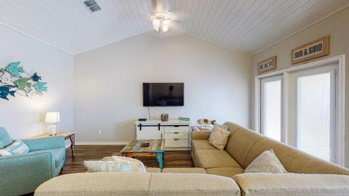 Villa Bc403 Fabulous Townhome With Beach Decor, Shared Heated Pool, Garage Access