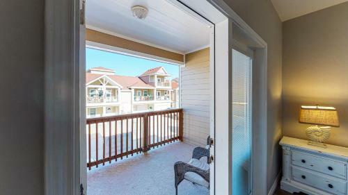 Villa Bc403 Fabulous Townhome With Beach Decor, Shared Heated Pool, Garage Access
