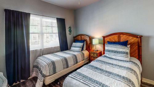 Villa Mc16 Multi-level Condo, Shared Pool & Hot Tub, Close To Beach