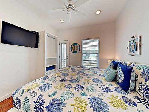 Ov37 Beach House On Stilts Located Near The Beach, Shared Pool