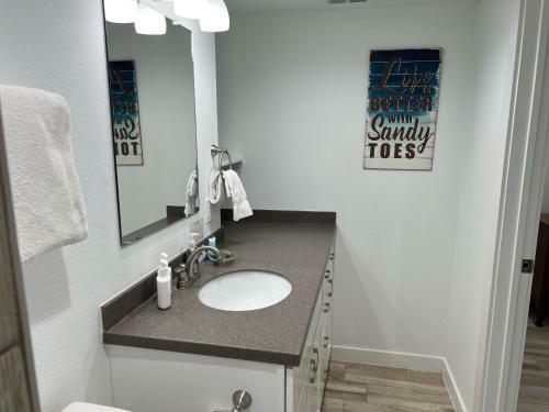 Apartamento Ec105 Newly Renovated, 2 First Floor Condo, Shared Pool & Grill, Boardwalk
