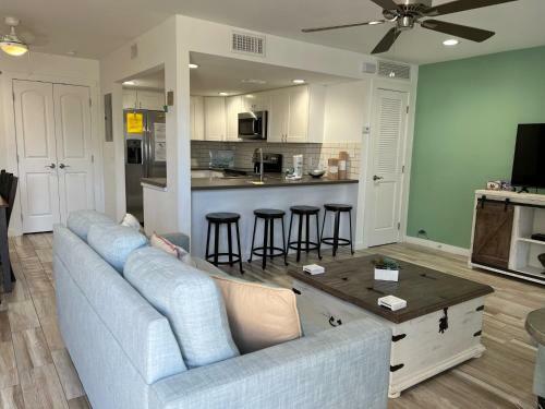 Apartamento Ec105 Newly Renovated, 2 First Floor Condo, Shared Pool & Grill, Boardwalk
