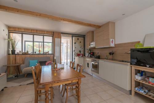 Maison Avec V�randa Et Jardin � 5 Min Des Plages