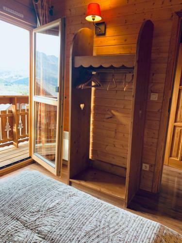 Chalet De 3 Chambres Avec Piscine Partagee Sauna Et Terrasse A Le Devoluy
