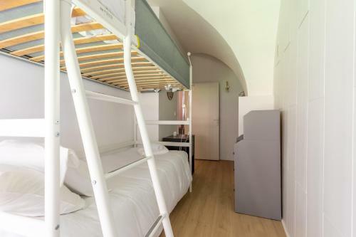 Apartamentos Les Vo�tes De Saturnin