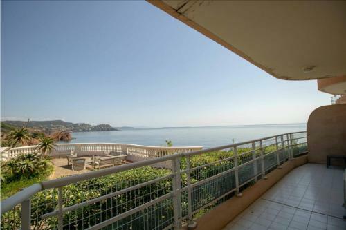 Apartamento Nice 51 M With Terrace-pool And Sea View