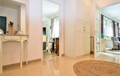 Amazing Home In Tarascon With 3 Bedrooms