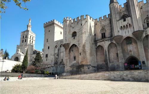Amazing Home In Tarascon With 3 Bedrooms