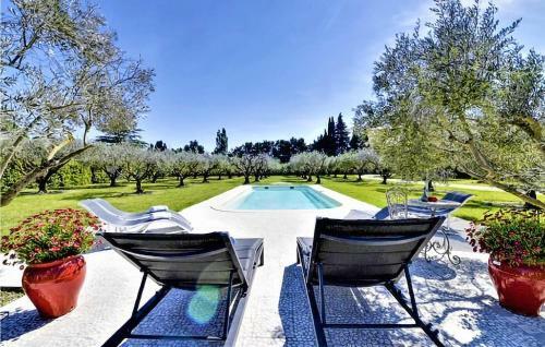 Amazing Home In Tarascon With 3 Bedrooms