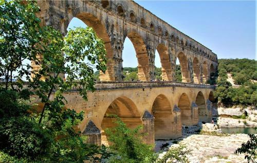 Amazing Home In Tarascon With 3 Bedrooms