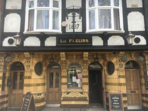 Albergue Les Fleurs Accommodation